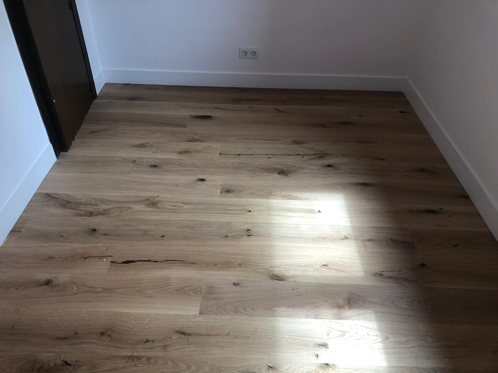 Proyecto de cambio de suelo de tarima en una vivienda privada.
