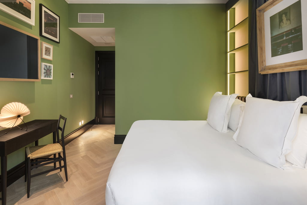 HOTEL ONE SHOT ARAGÓ 257 | Instalación de suelo es espiga Kährs