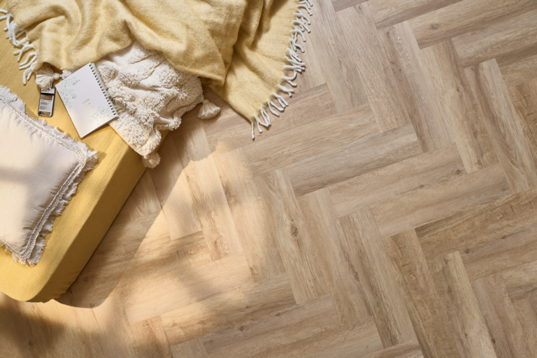 Suelo de vinilo Arbiton Amaron Herringbone - ROBLE WINDSOR - 5mm/0.55mm - Detalle 1