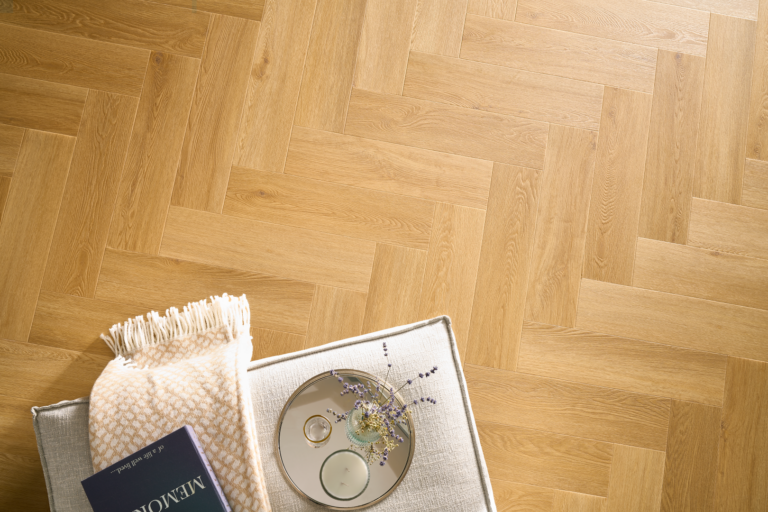 Suelo de vinilo Arbiton Amaron Herringbone EIR - MENOR ROBLE - 5mm/0.55mm - Detalle 1