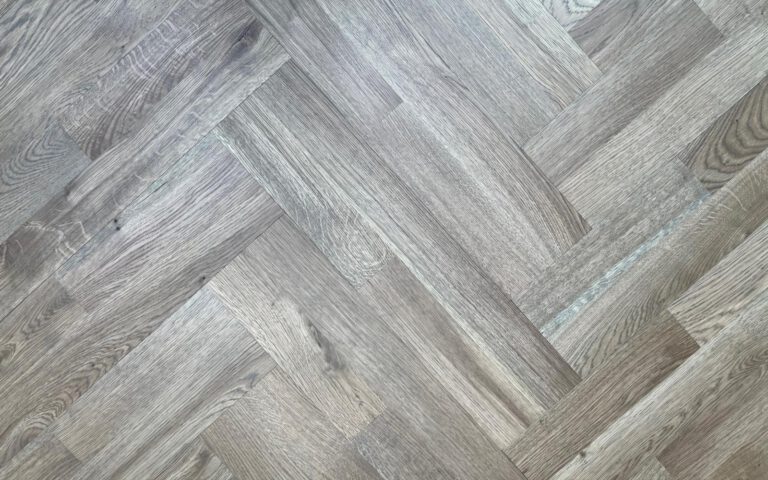 Roble Driftwood Grey Textura - Tarima en una tabla maciza Junckers - Detalle Lama y Textura 2