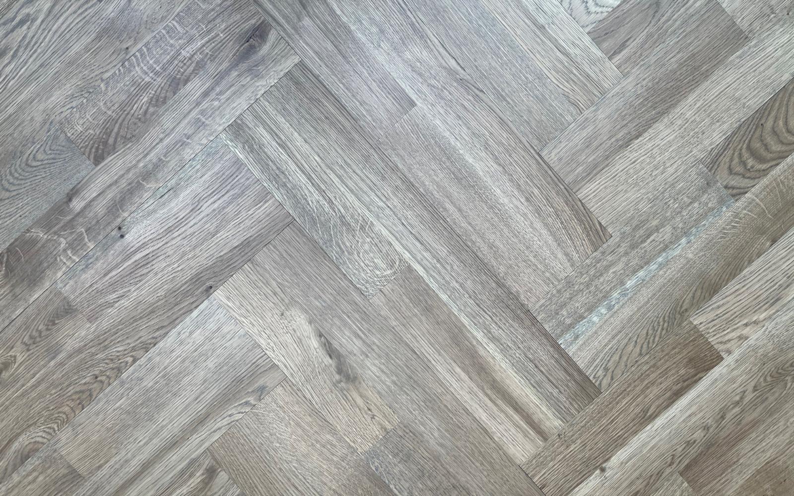 Roble Driftwood Grey Textura - Tarima en una tabla maciza Junckers - Detalle Lama y Textura 2