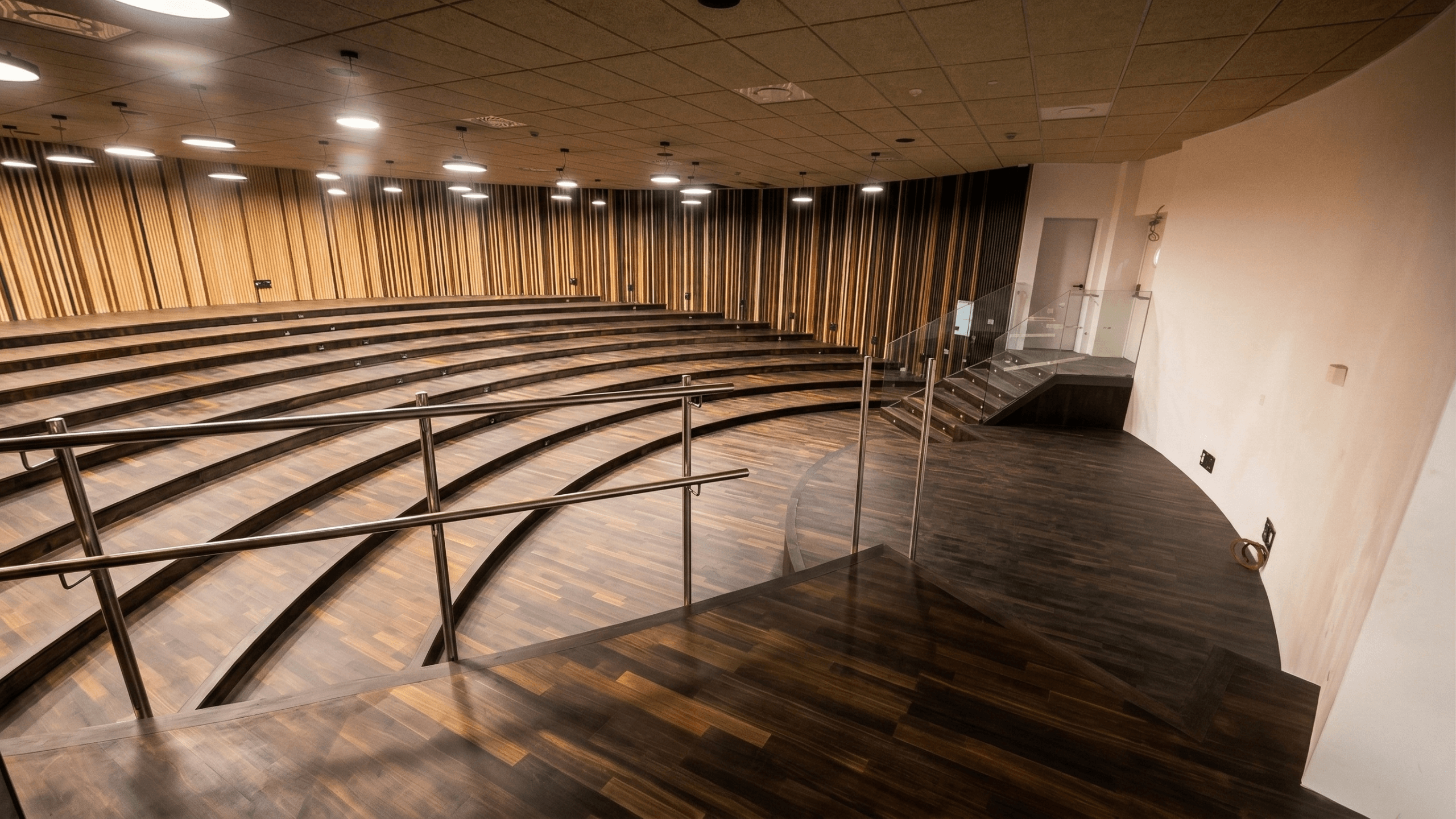 Tarima maciza Junckers Auditorio de la Universidad Complutense