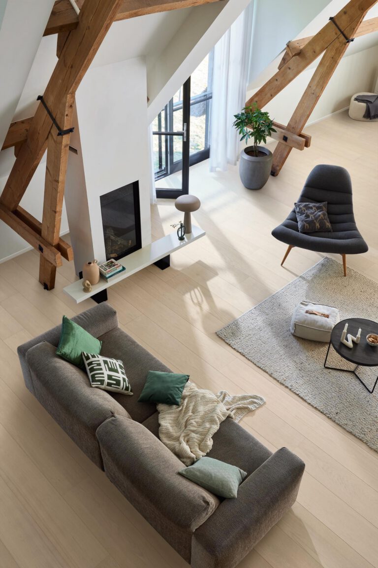 Suelo de madera Lindura HD 400 Roble natural blanco perla 20229 barnizado ultramate