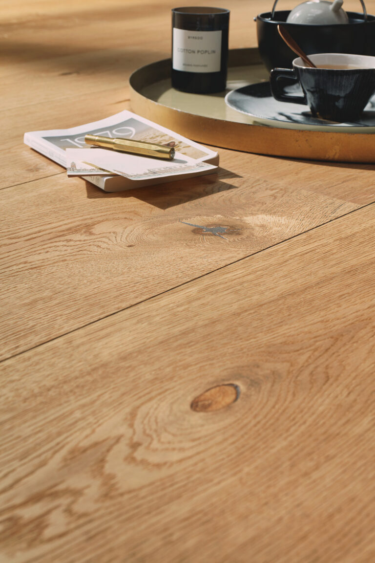 Suelo de madera Lindura HD 400 Roble auténtico 08915 barnizado ultramate