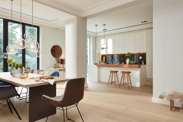 Suelo de madera Lindura HD 400 Roble natural champán 08922 barnizado ultramate