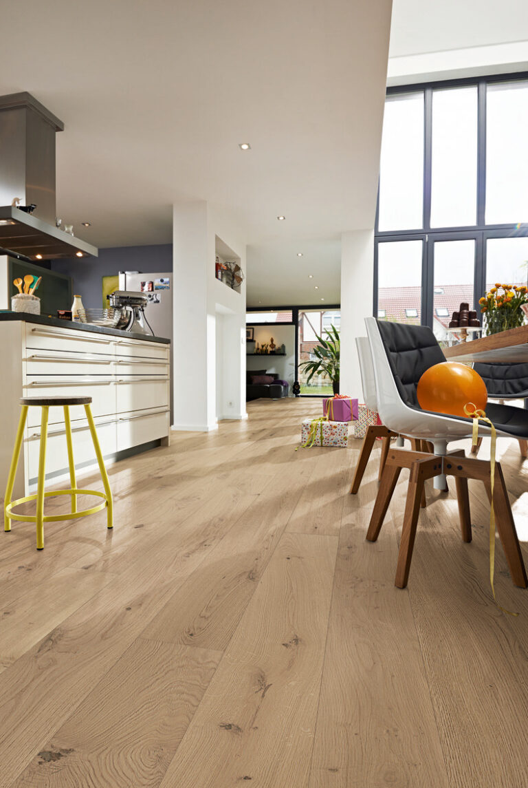 Suelo de madera Lindura HD 400 Roble vivo crema 08935 barnizado ultramate