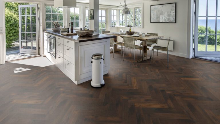 Roble Herringbone Cd Smoked Dark - Detalle Lama y Textura 4
